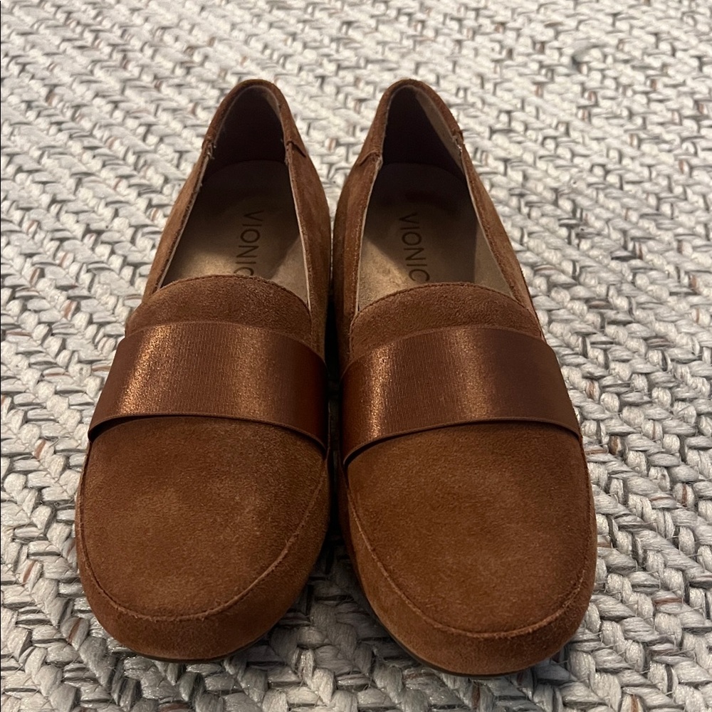 Vionic Chestnut Suede Slip On Loafers with Built-in Arch Support NWOT